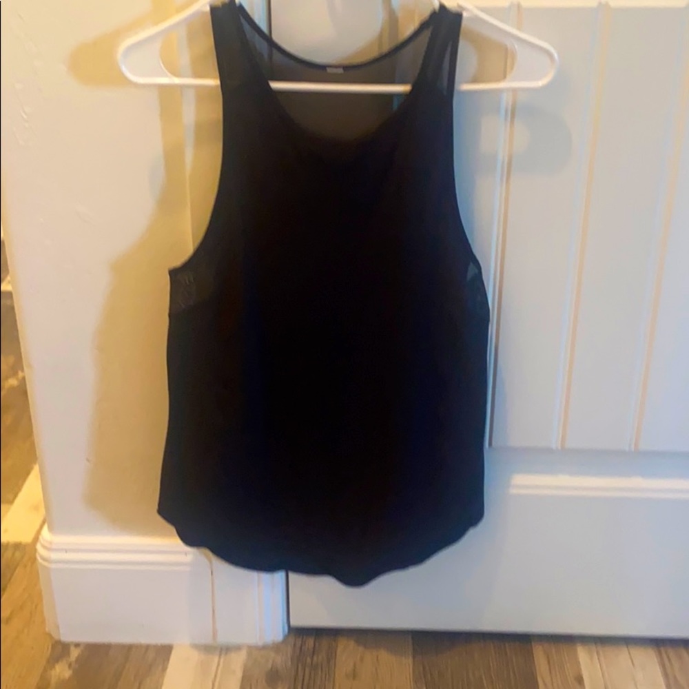 Lululemon black tank size 4